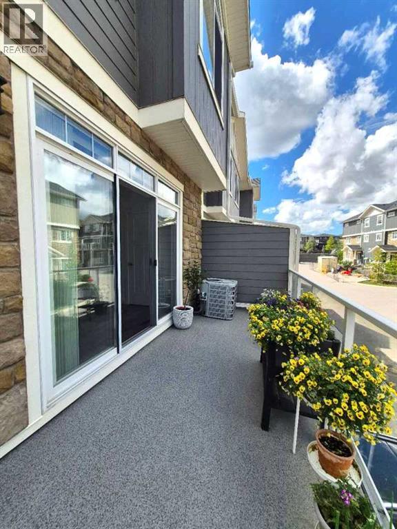 Single Family House for Sale in  Evanston Manor NW Evanston Calgary 