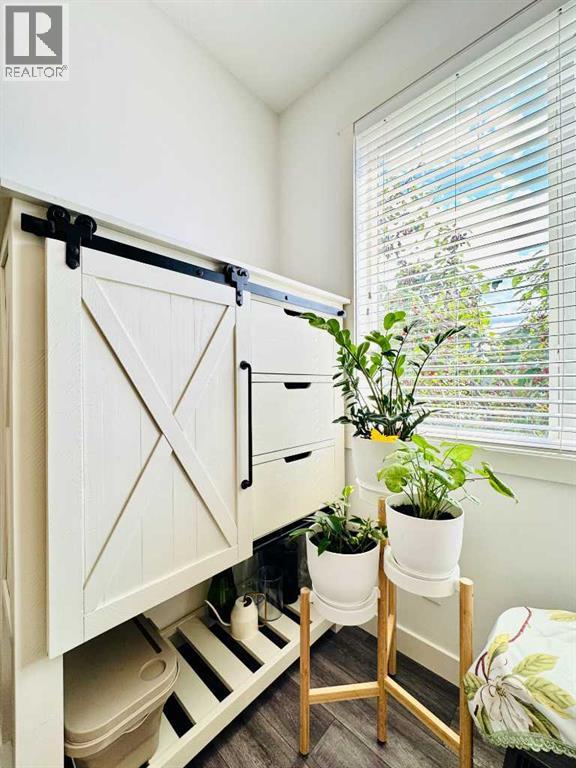 Single Family House for Sale in  Evanston Manor NW Evanston Calgary 