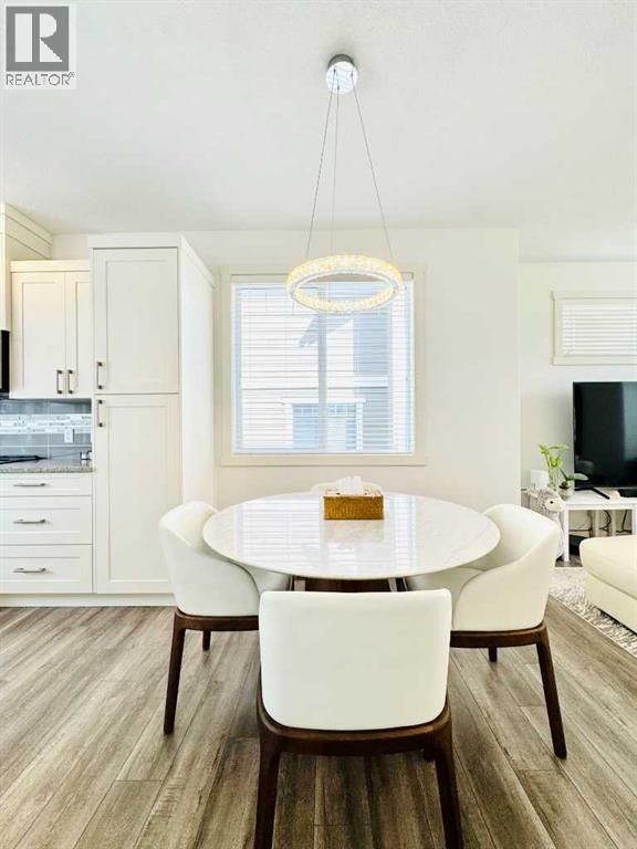 Single Family House for Sale in  Evanston Manor NW Evanston Calgary 