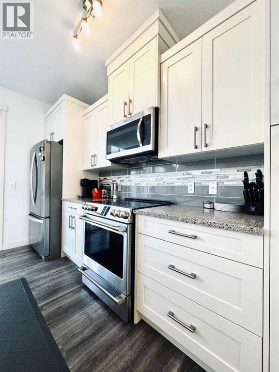 Single Family House for Sale in  Evanston Manor NW Evanston Calgary 