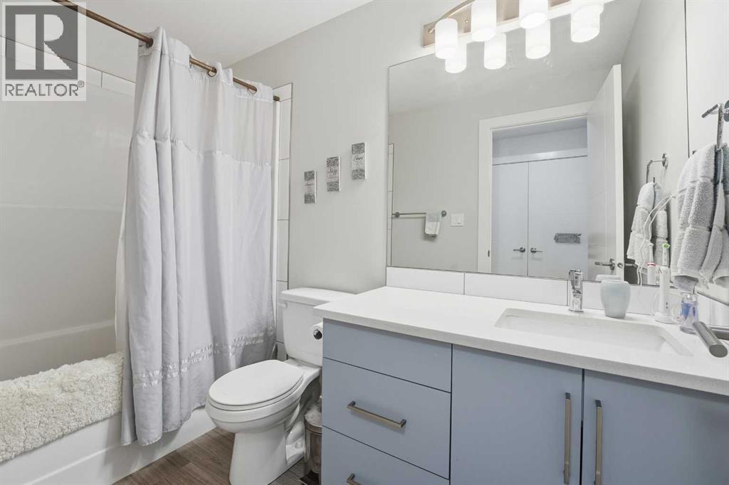 Single Family House Bi-level for Sale in  Evergreen Way Evergreen Red Deer 