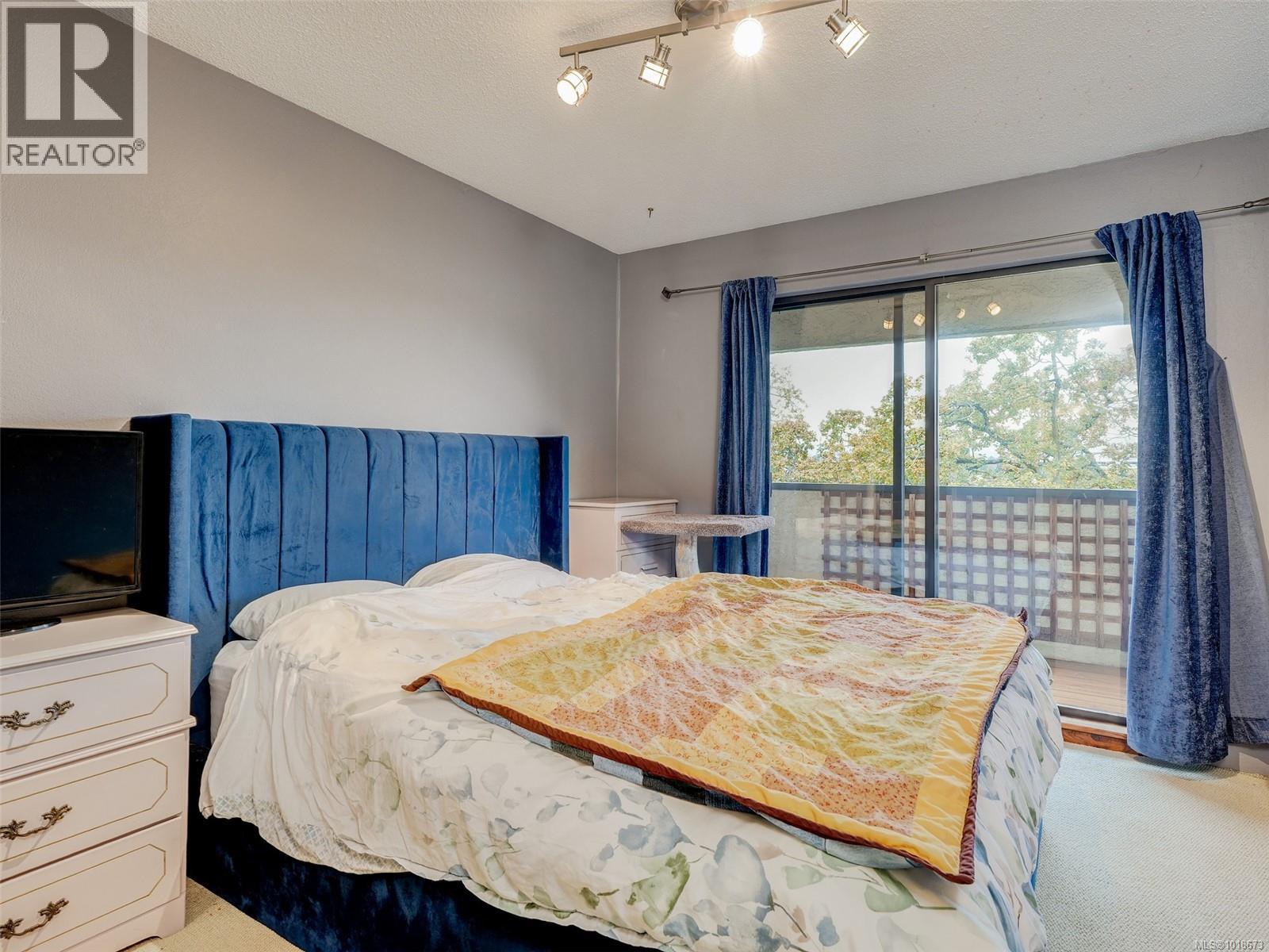 413 3277 Glasgow Avenue, Saanich