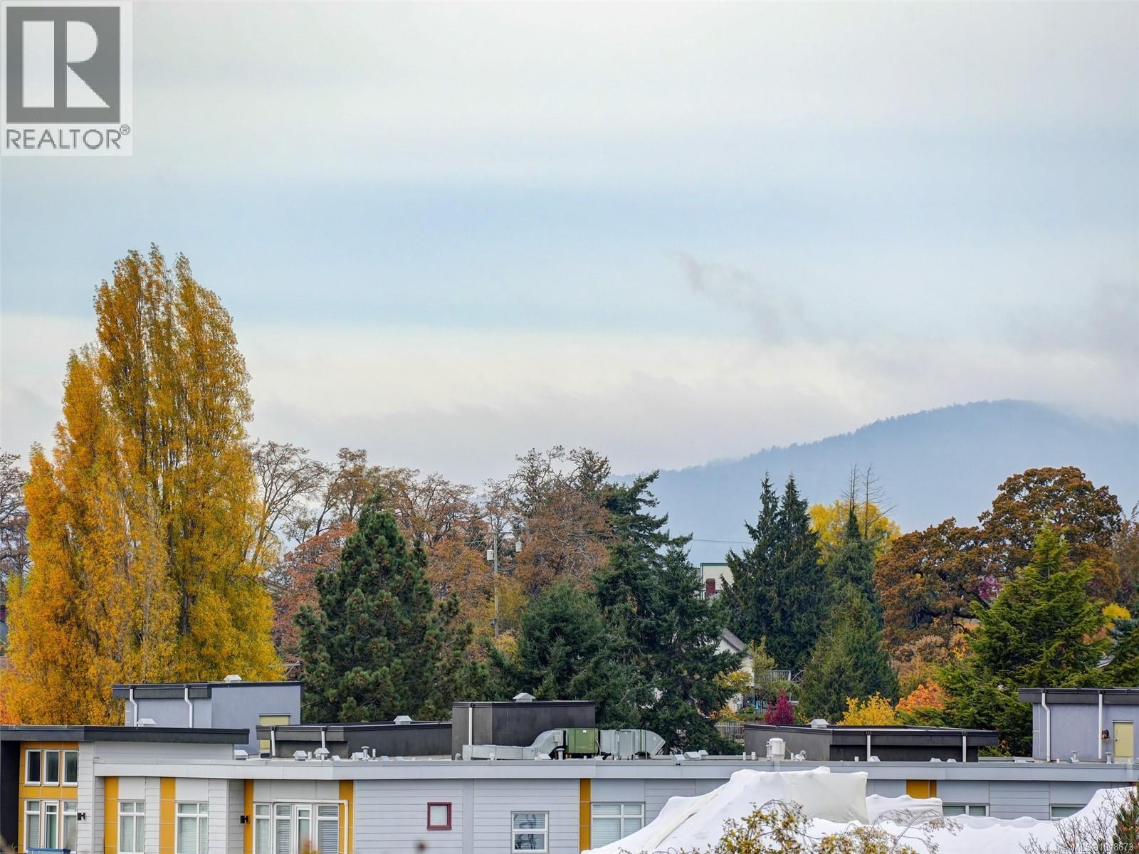 413 3277 Glasgow Avenue, Saanich