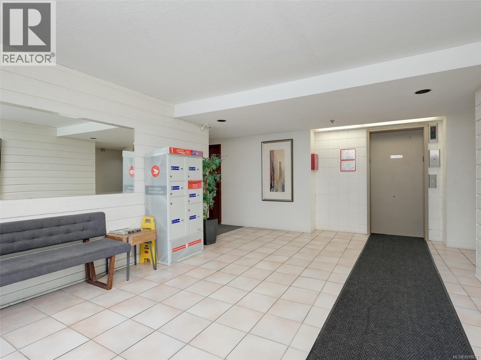 413 3277 Glasgow Avenue, Saanich