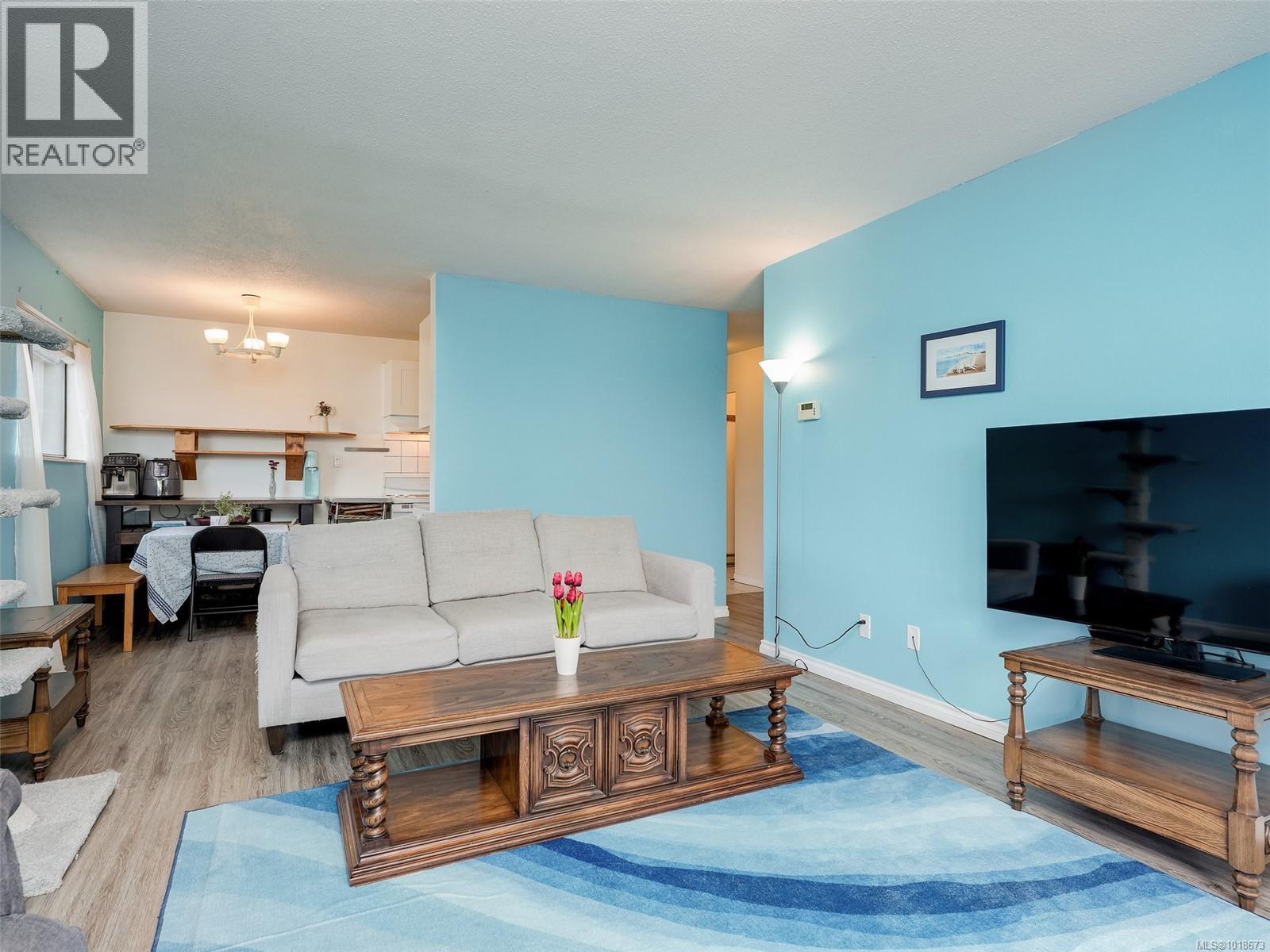 413 3277 Glasgow Avenue, Saanich