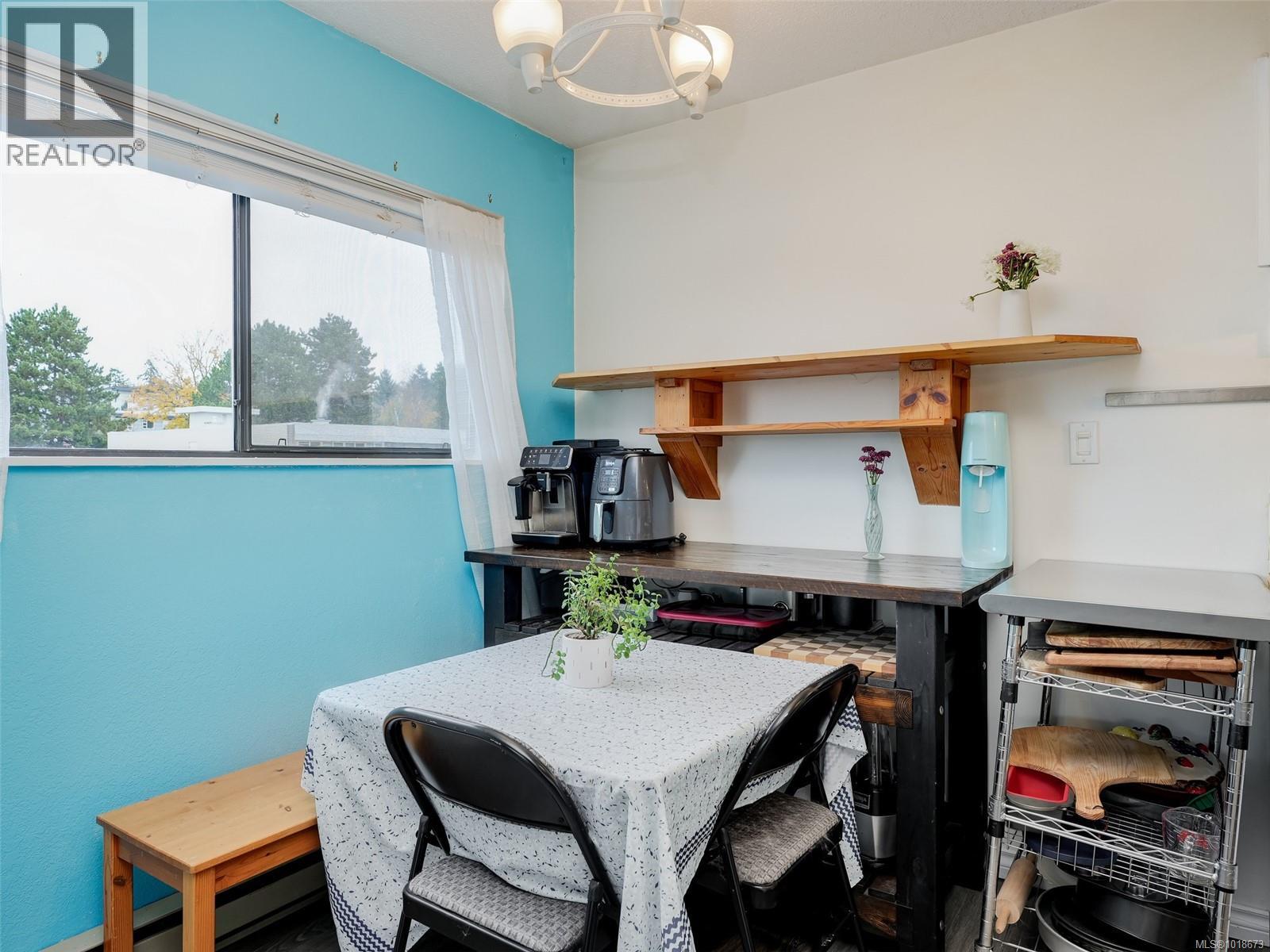 413 3277 Glasgow Avenue, Saanich