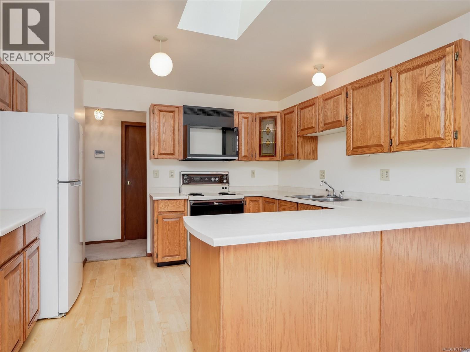  809 Beckwith Avenue, Saanich