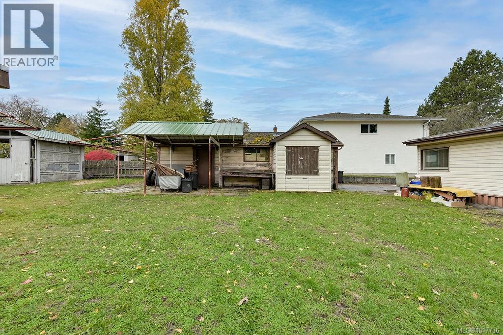 Single Family House for Sale in  Finlayson Pl Victoria 