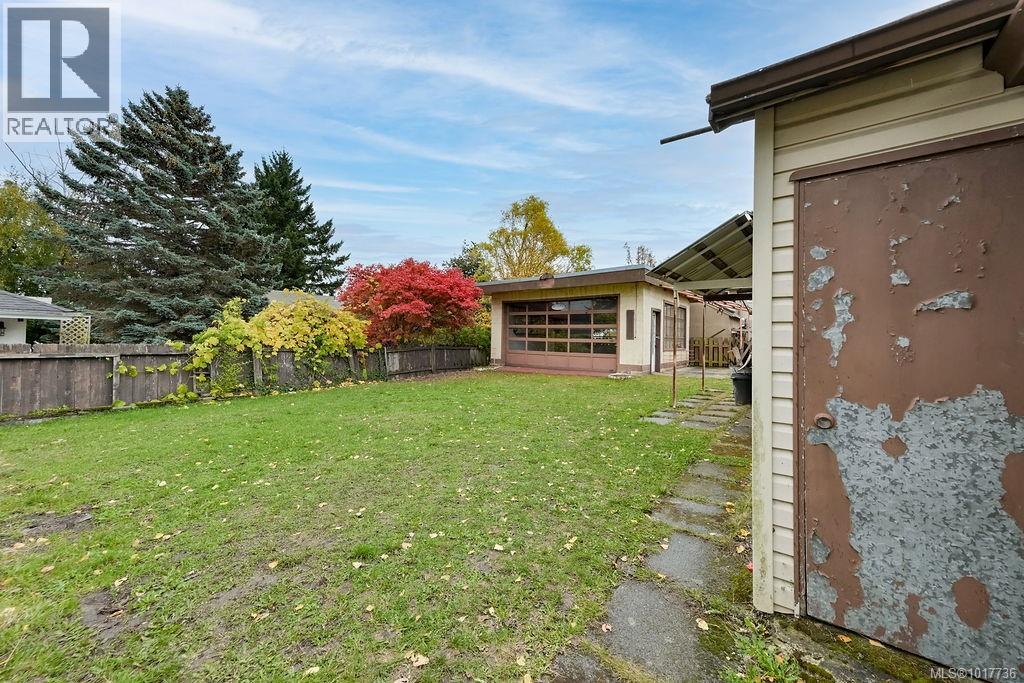 Single Family House for Sale in  Finlayson Pl Victoria 