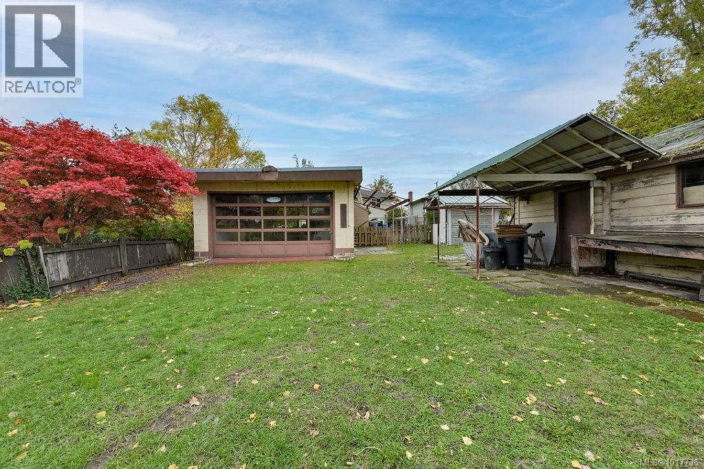 Single Family House for Sale in  Finlayson Pl Victoria 