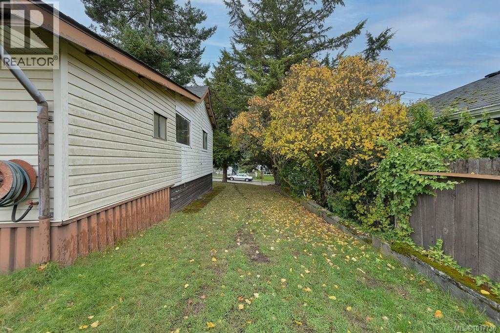 Single Family House for Sale in  Finlayson Pl Victoria 