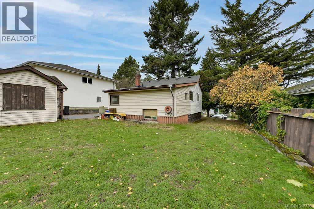 Single Family House for Sale in  Finlayson Pl Victoria 