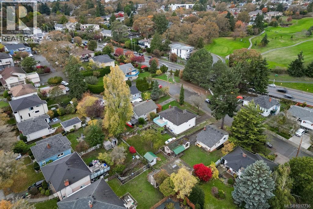 Single Family House for Sale in  Finlayson Pl Victoria 