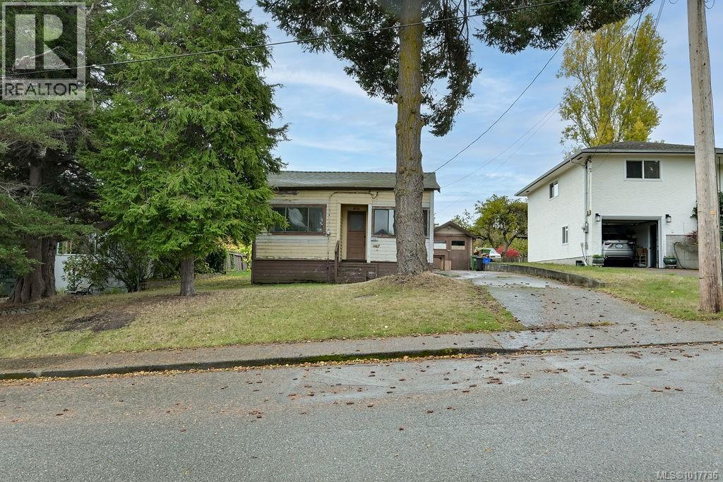 Single Family House for Sale in  Finlayson Pl Victoria 
