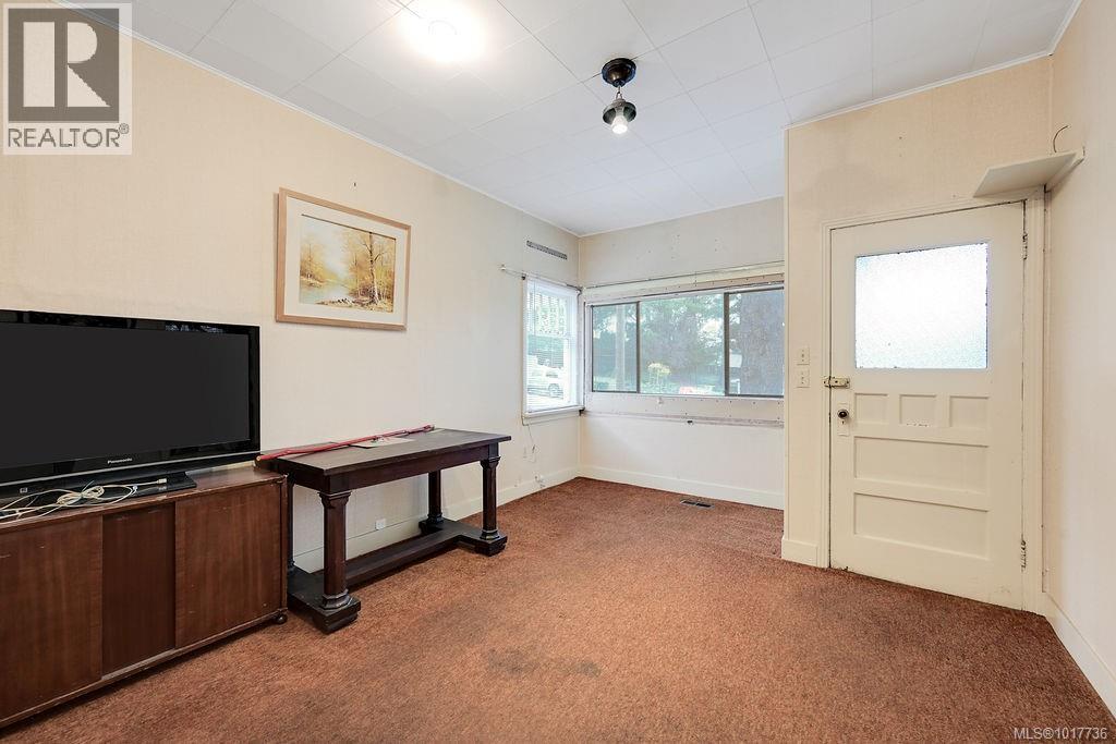 Single Family House for Sale in  Finlayson Pl Victoria 