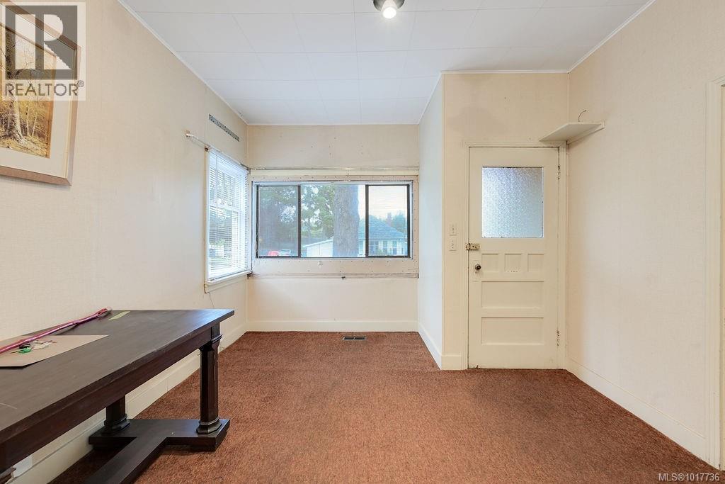 Single Family House for Sale in  Finlayson Pl Victoria 