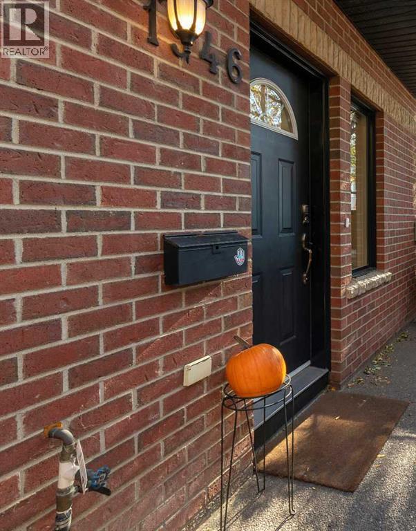 Single Family House for Sale in   Street SW Killarney/Glengarry Calgary 