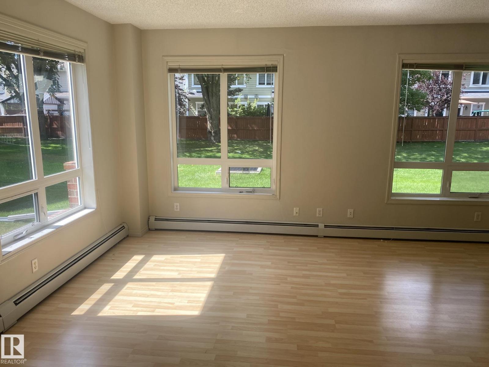 Single Family House for Sale in   AV NW Edmonton 