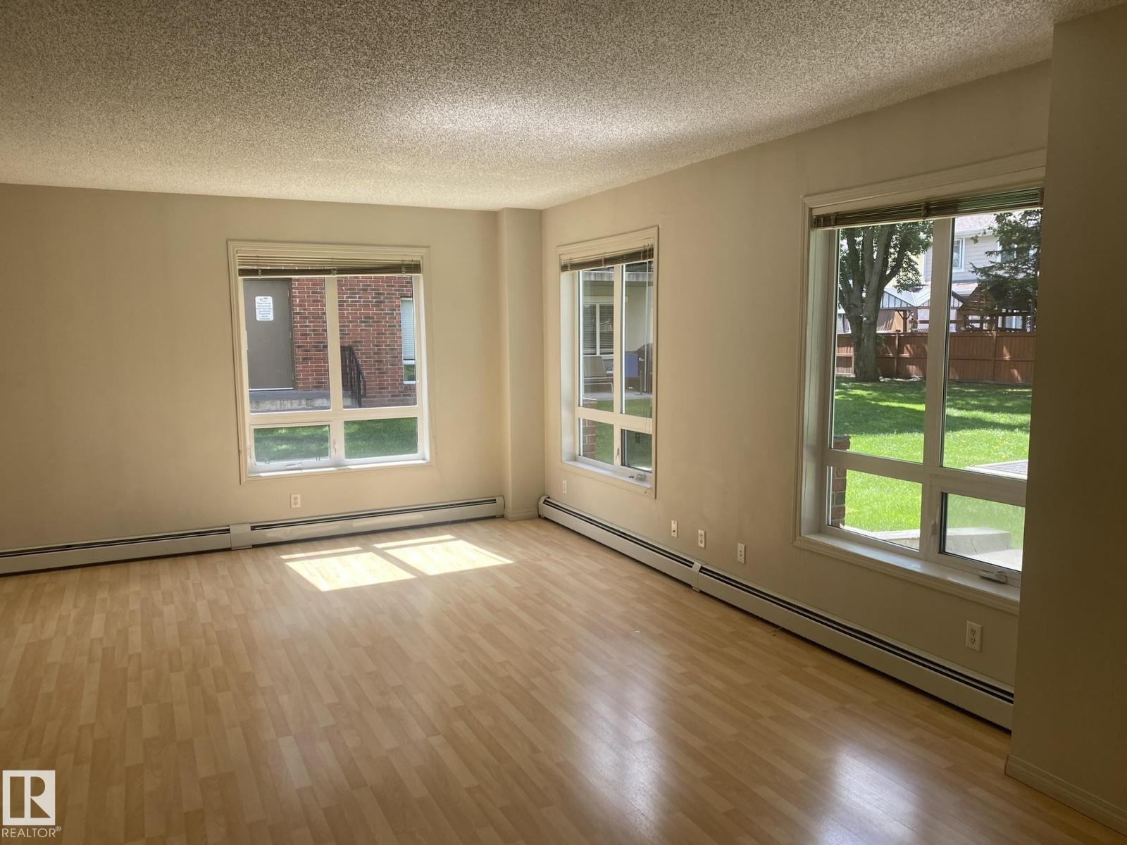 Single Family House for Sale in   AV NW Edmonton 