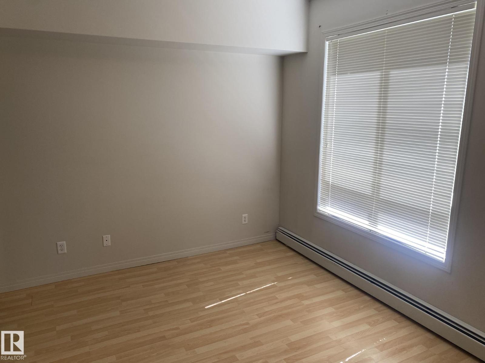 Single Family House for Sale in   AV NW Edmonton 