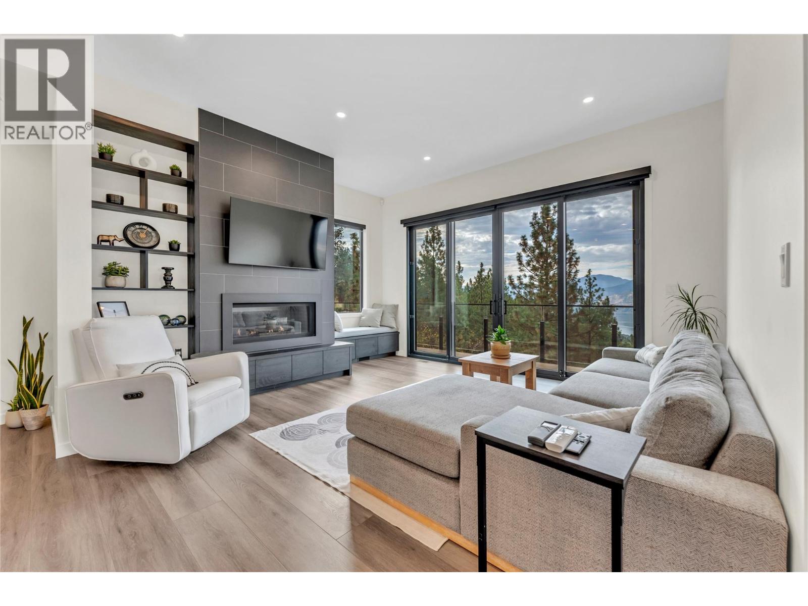 #117 3331 Evergreen Drive - 22