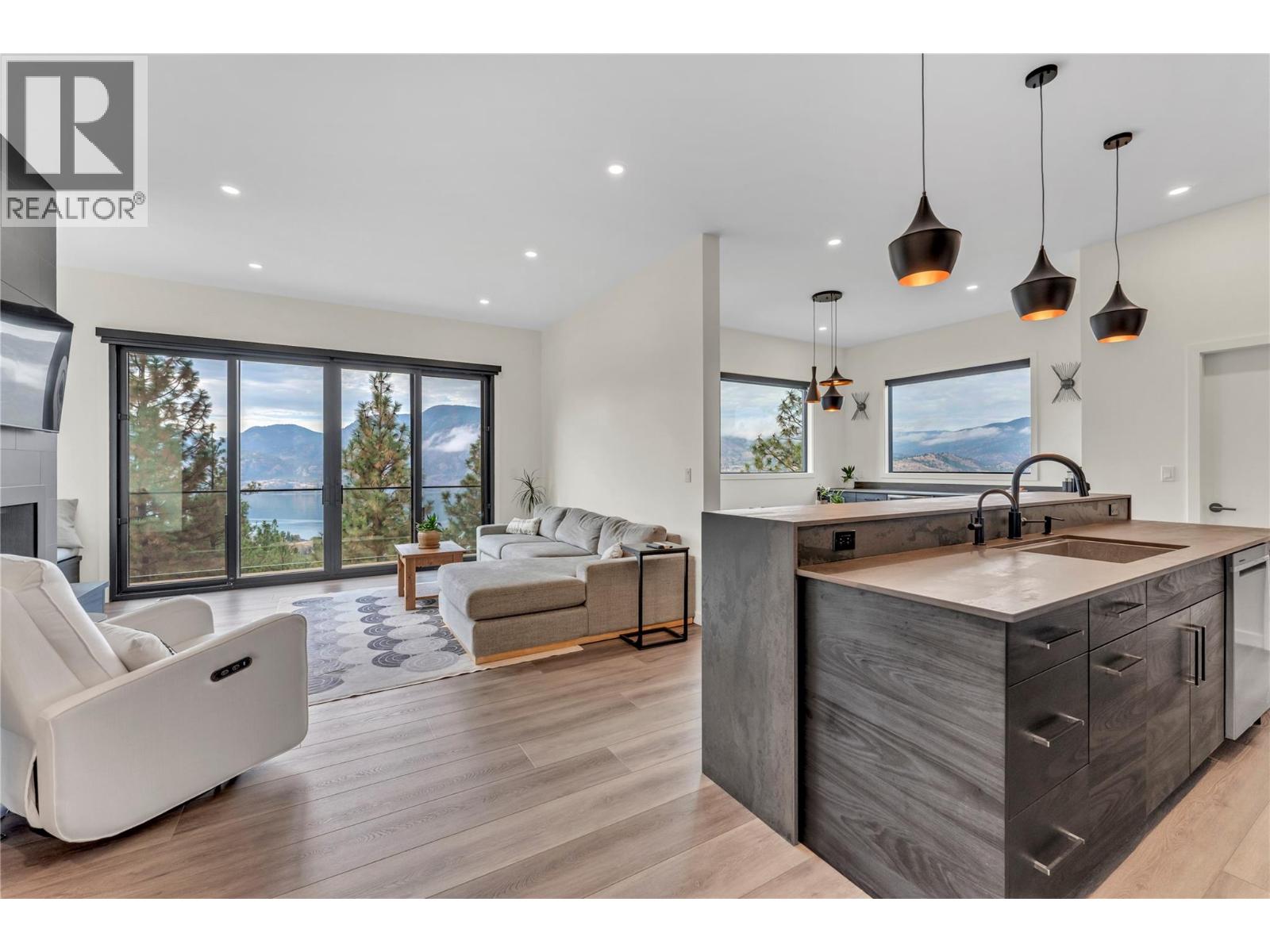#117 3331 Evergreen Drive - 21