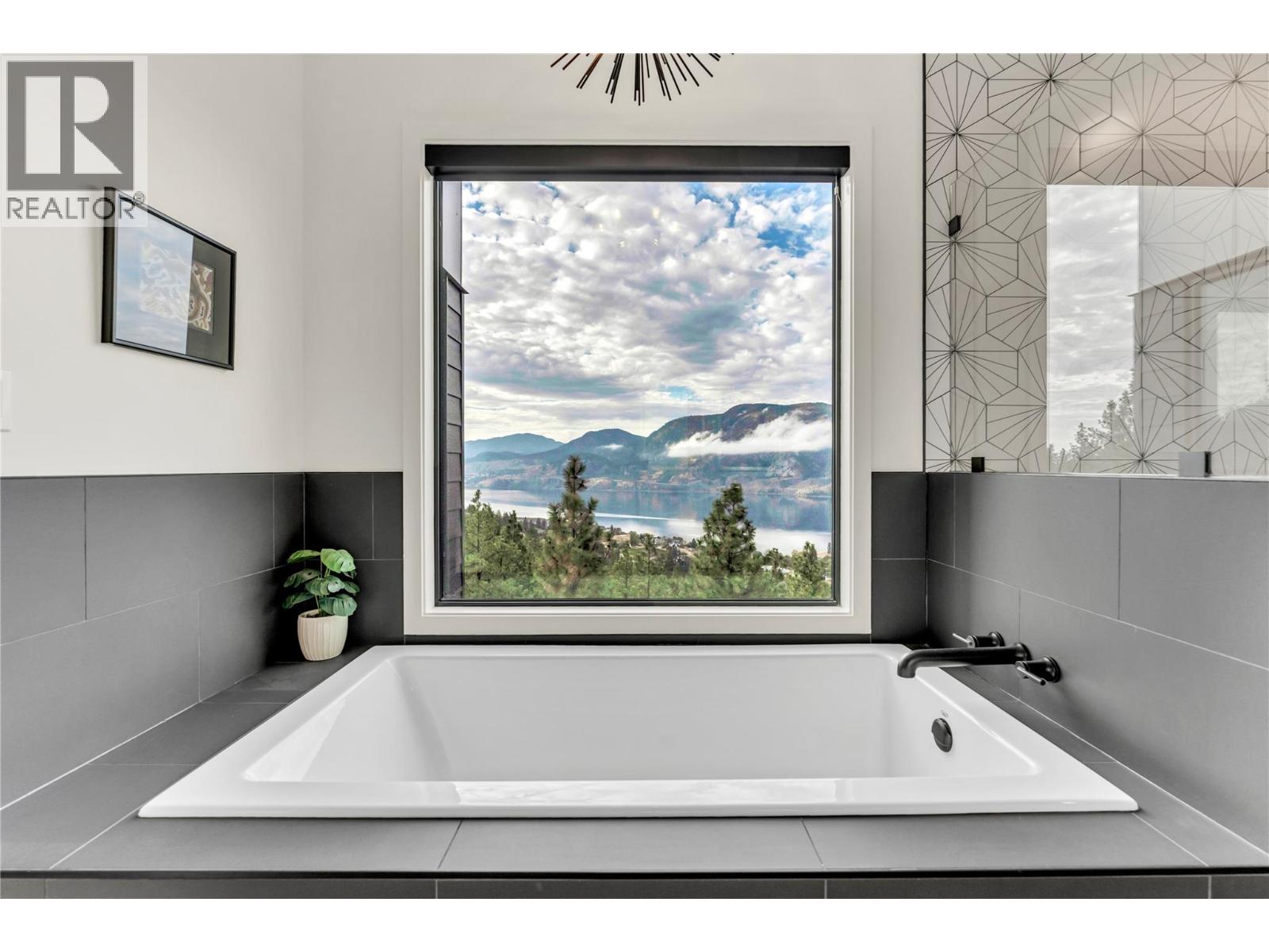 #117 3331 Evergreen Drive - 10
