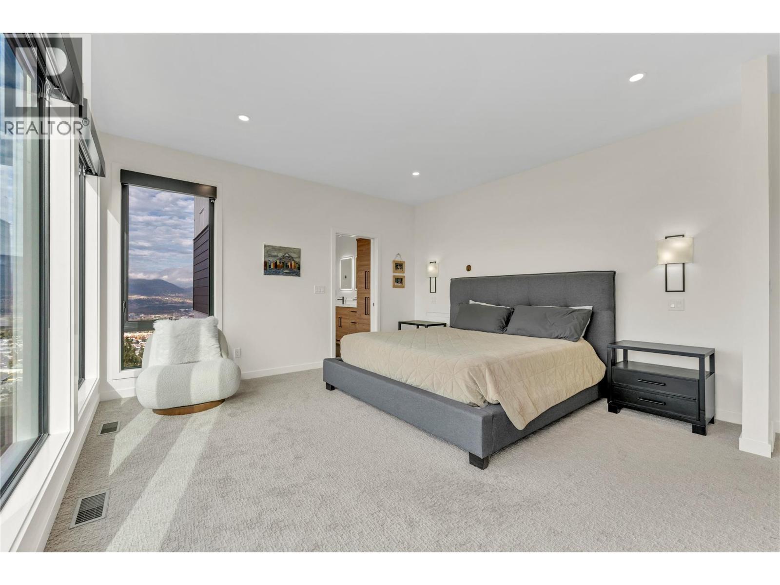 #117 3331 Evergreen Drive - 6