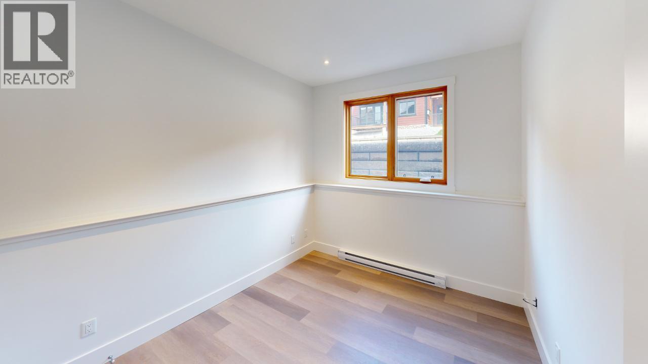 #401 7291 PROSPECTOR AVENUE - 28