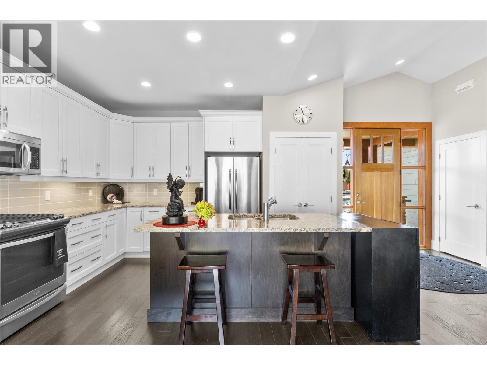 221 4000 Redstone Crescent, Peachland