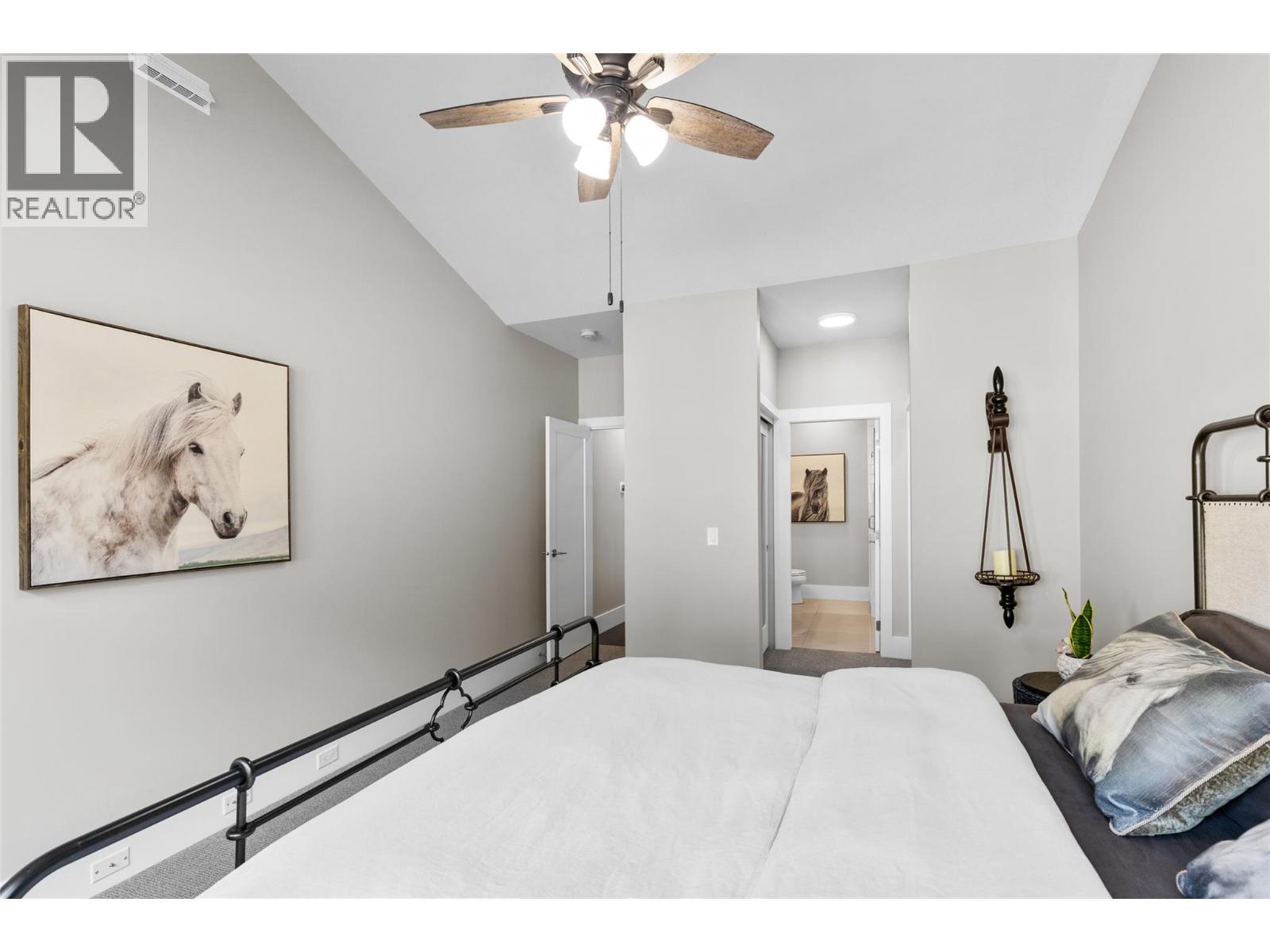 221 4000 Redstone Crescent, Peachland