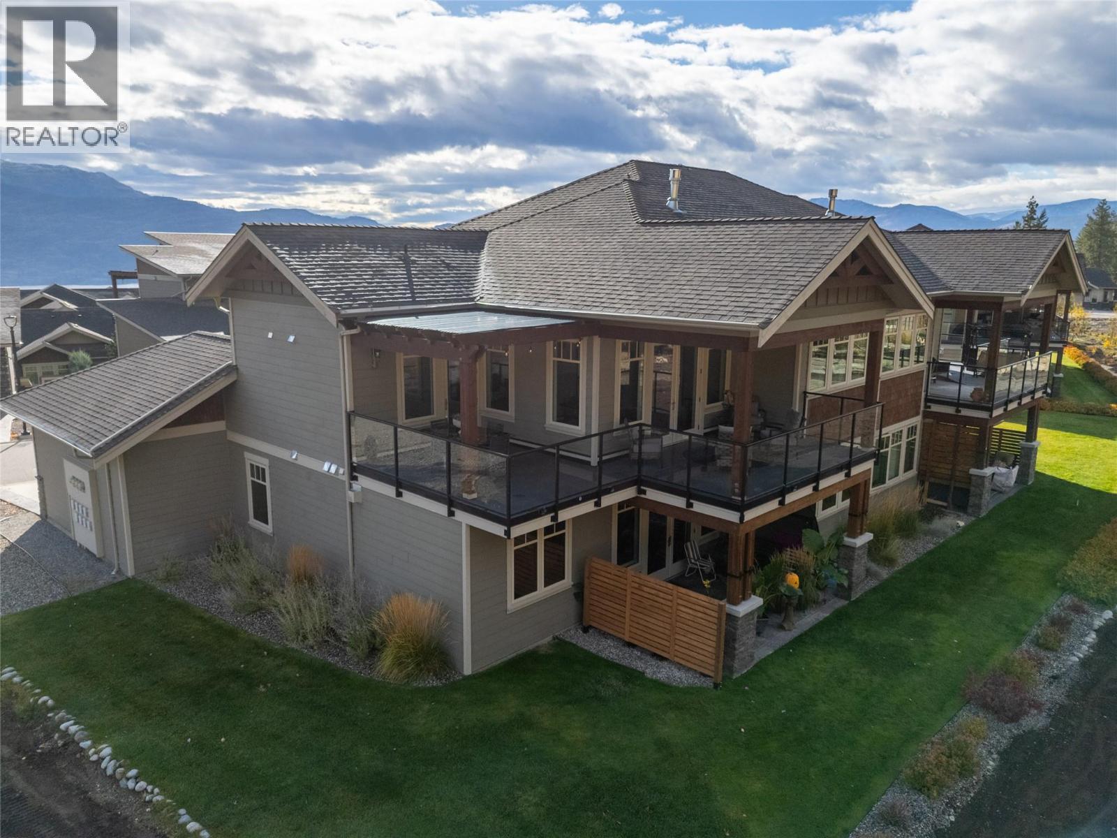 221 4000 Redstone Crescent, Peachland