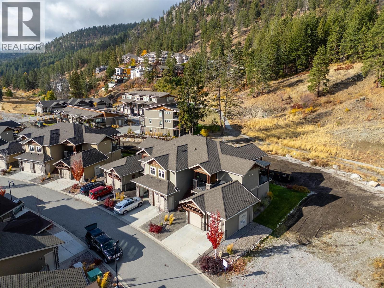 221 4000 Redstone Crescent, Peachland