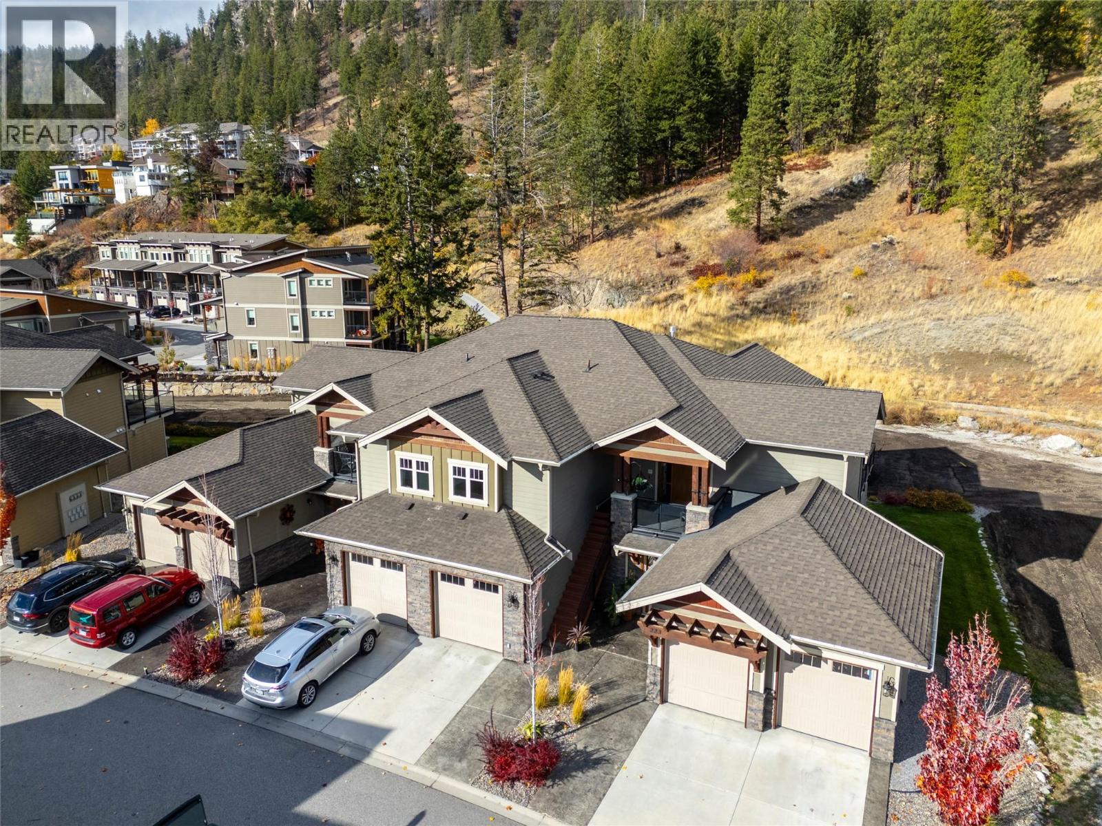 221 4000 Redstone Crescent, Peachland