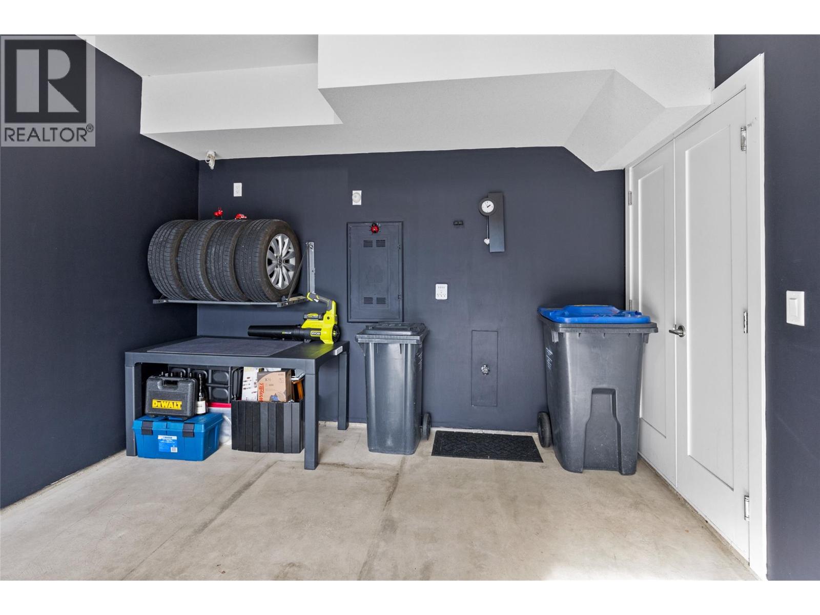 221 4000 Redstone Crescent, Peachland