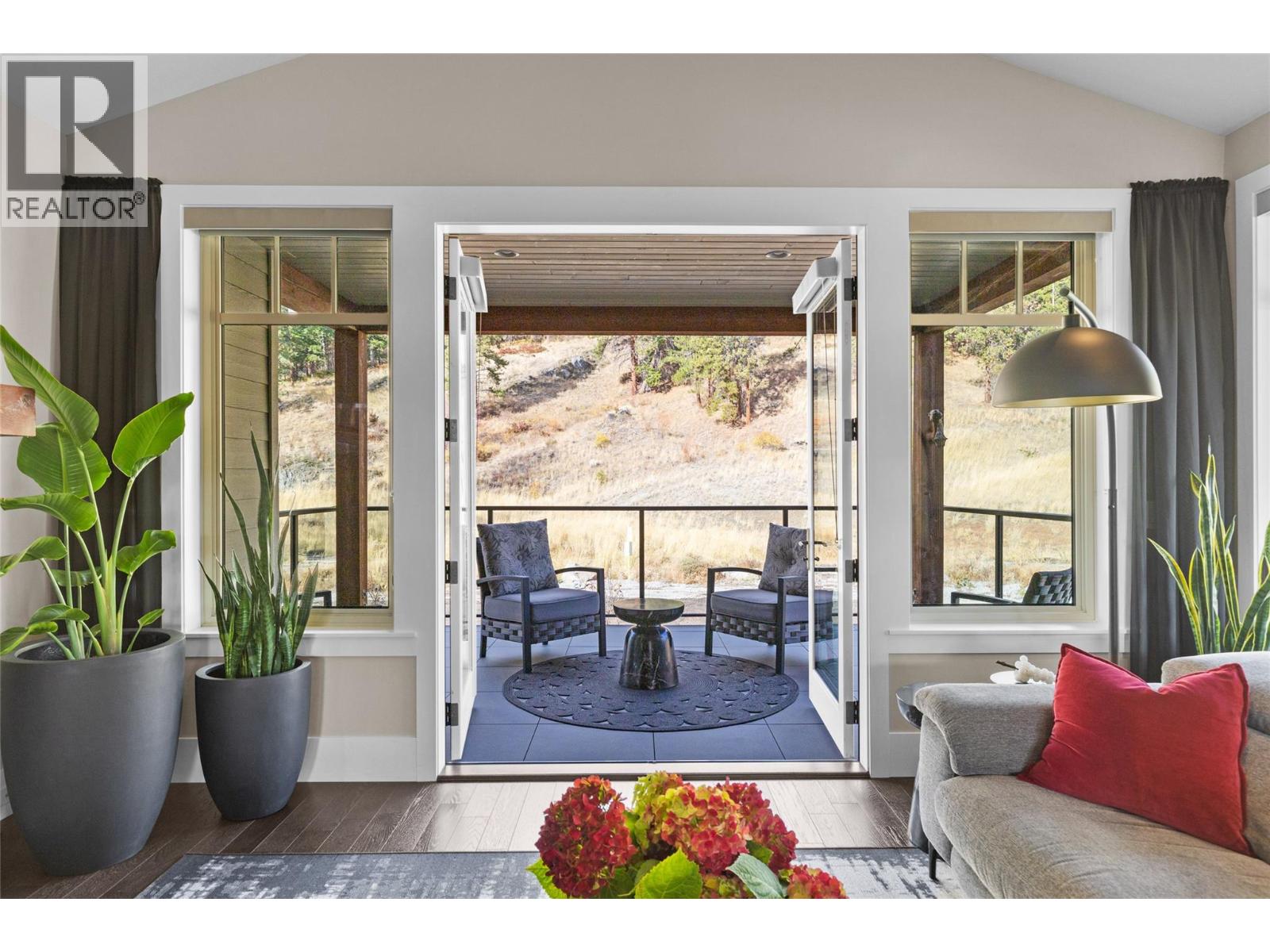 221 4000 Redstone Crescent, Peachland