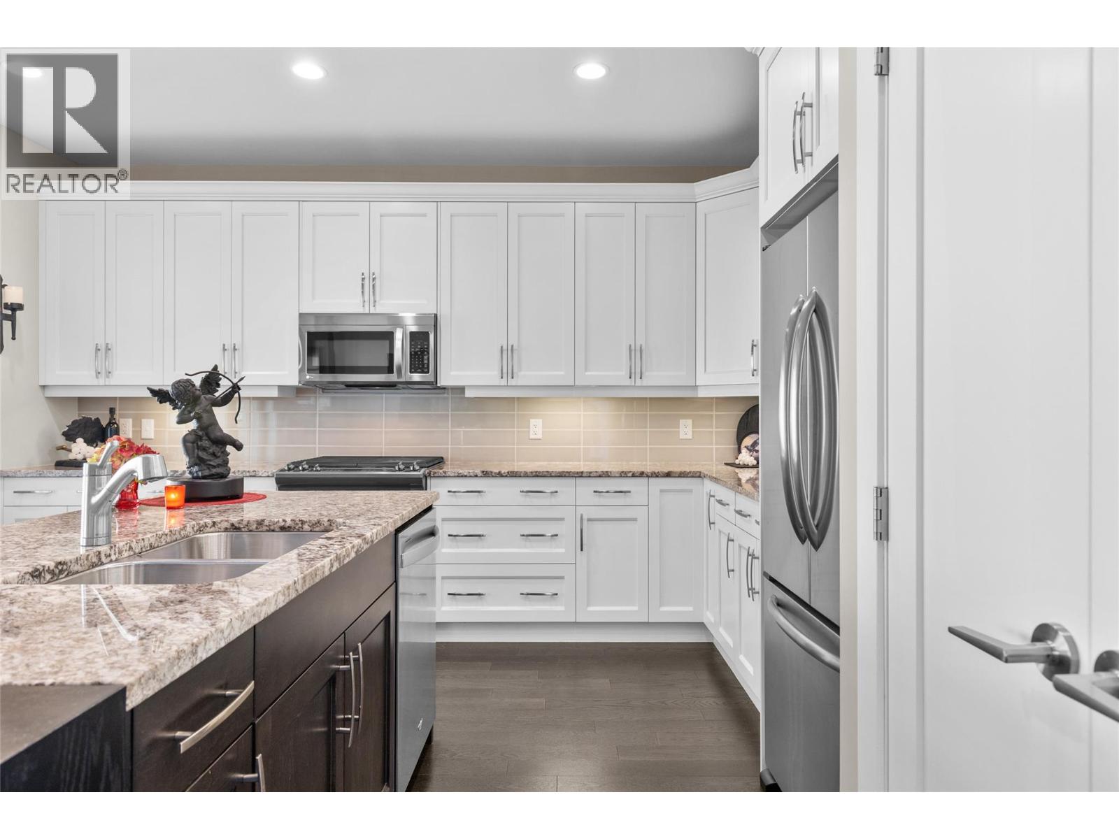 221 4000 Redstone Crescent, Peachland