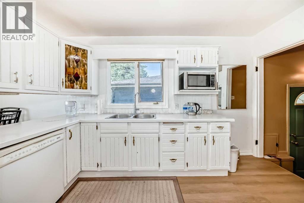 Single Family House Bungalow for Sale in   Avenue SW Altadore Calgary 