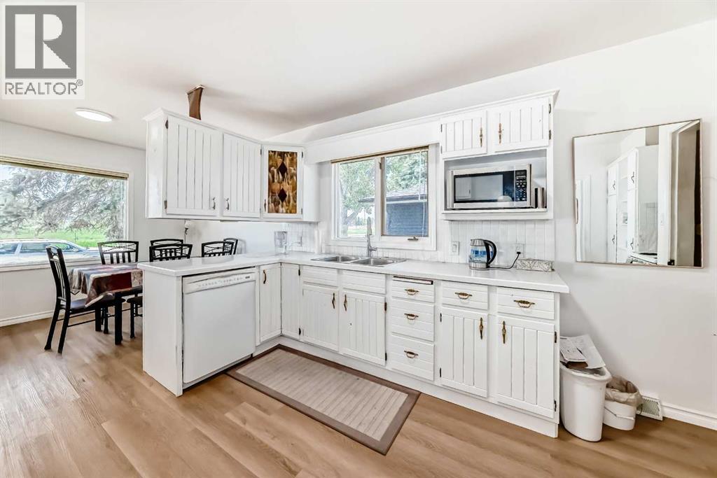 Single Family House Bungalow for Sale in   Avenue SW Altadore Calgary 