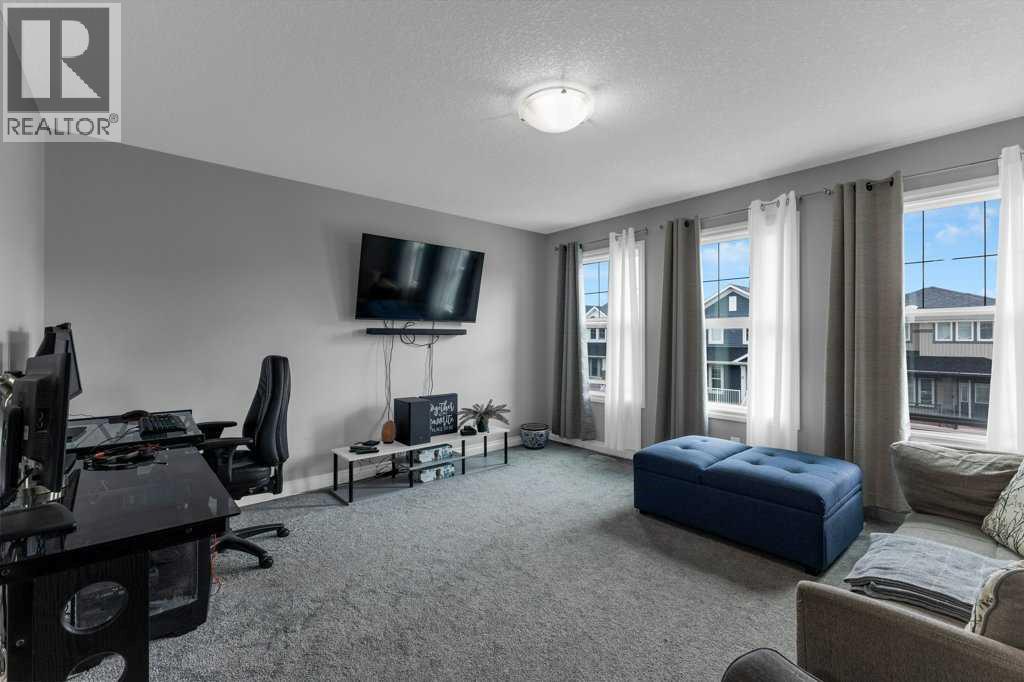 Single Family House for Sale in  Evanspark Gardens NW Evanston Calgary 