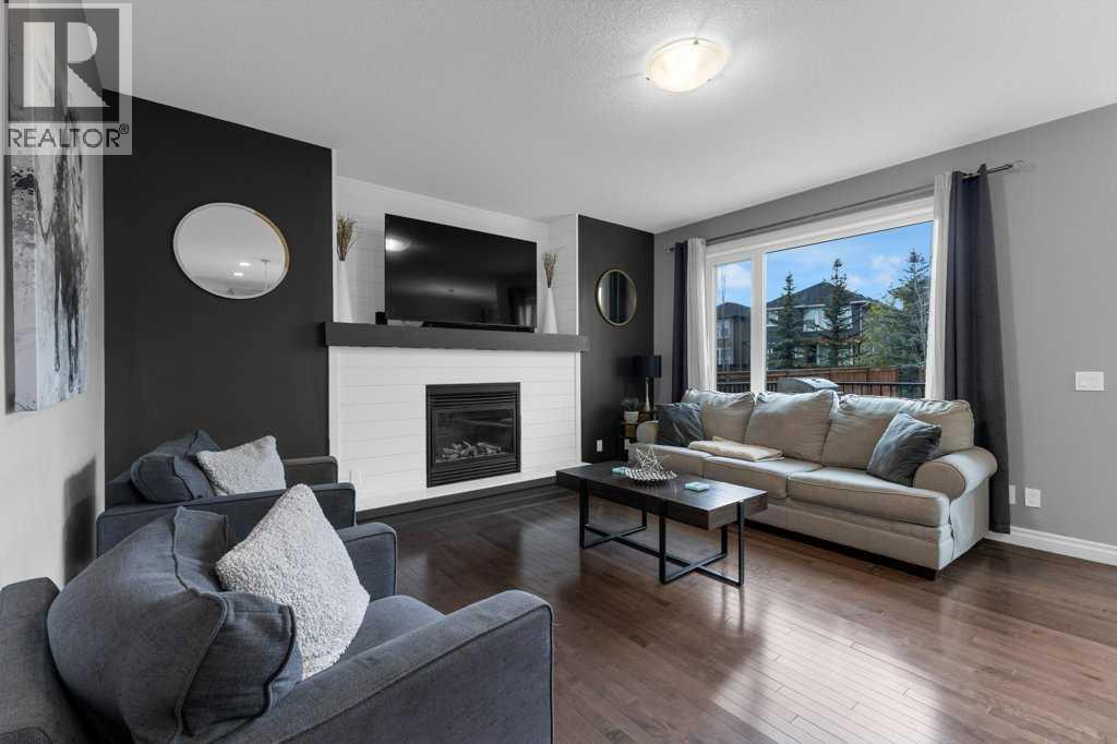 Single Family House for Sale in  Evanspark Gardens NW Evanston Calgary 