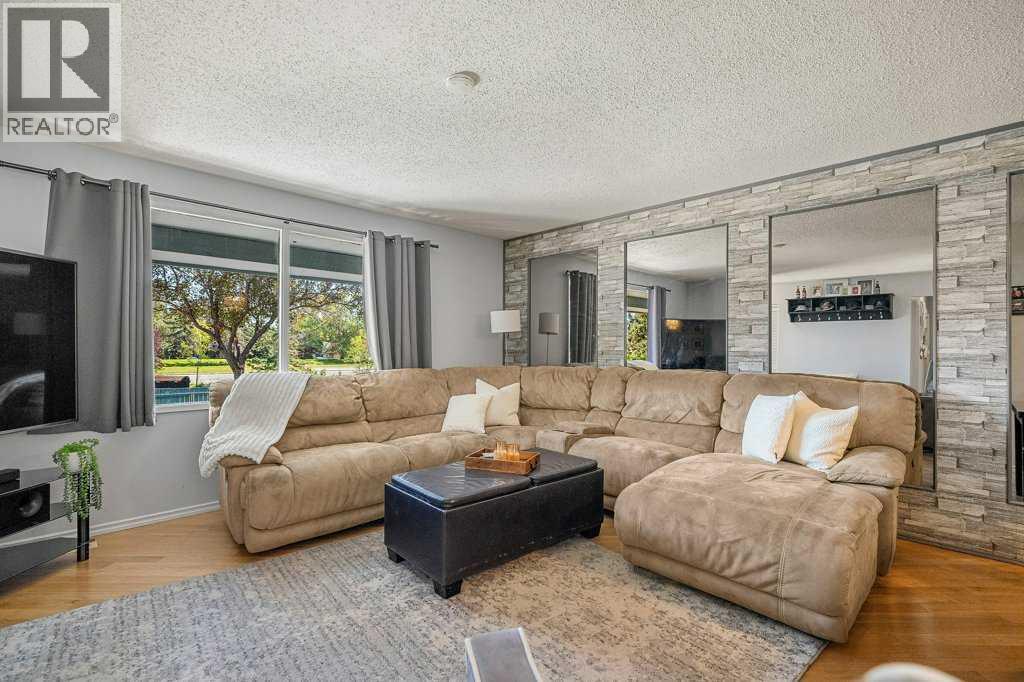 Single Family House Bungalow for Sale in  Rundlehorn Crescent NE Rundle Calgary 