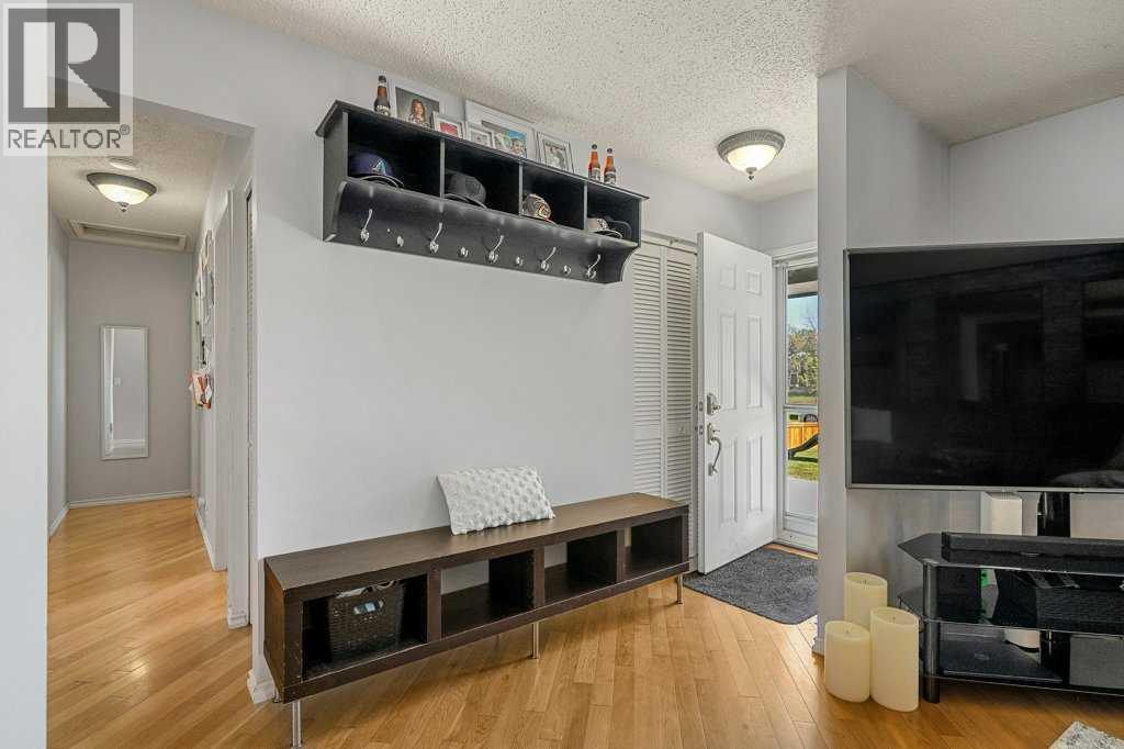 Single Family House Bungalow for Sale in  Rundlehorn Crescent NE Rundle Calgary 