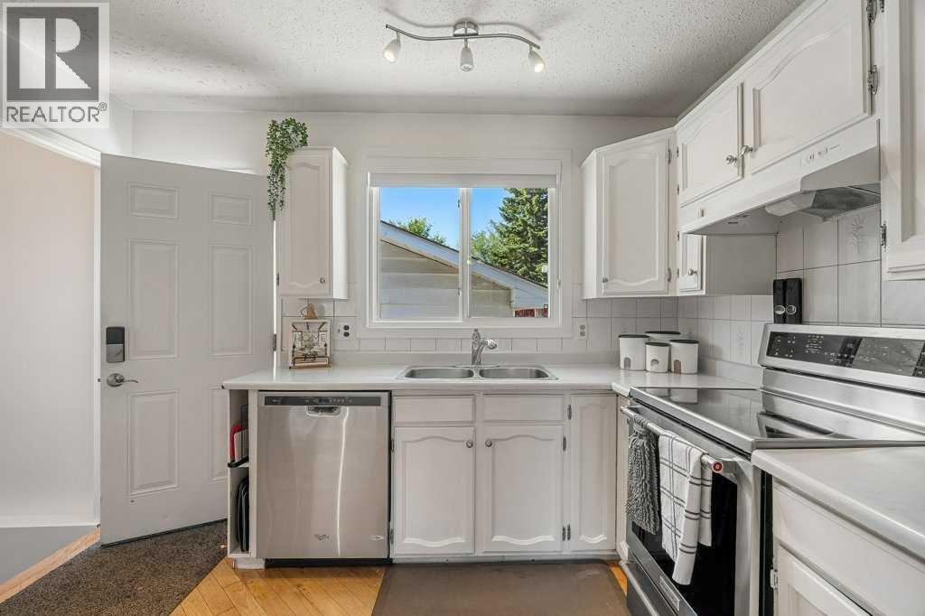 Single Family House Bungalow for Sale in  Rundlehorn Crescent NE Rundle Calgary 