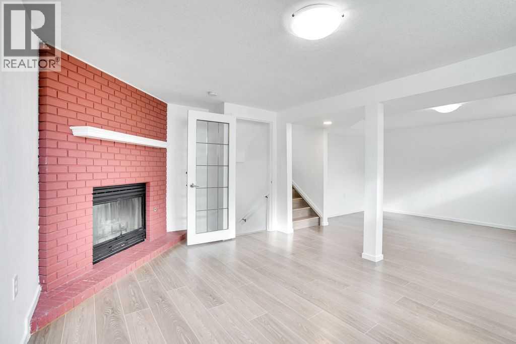 Single Family House 4 Level for Sale in  Castleglen Crescent NE Castleridge Calgary 