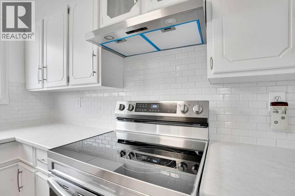 Single Family House 4 Level for Sale in  Castleglen Crescent NE Castleridge Calgary 