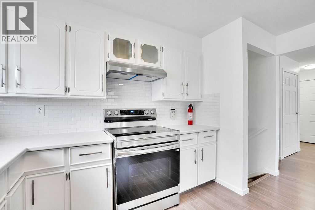 Single Family House 4 Level for Sale in  Castleglen Crescent NE Castleridge Calgary 