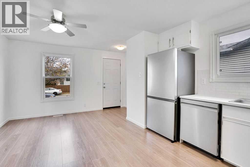 Single Family House 4 Level for Sale in  Castleglen Crescent NE Castleridge Calgary 