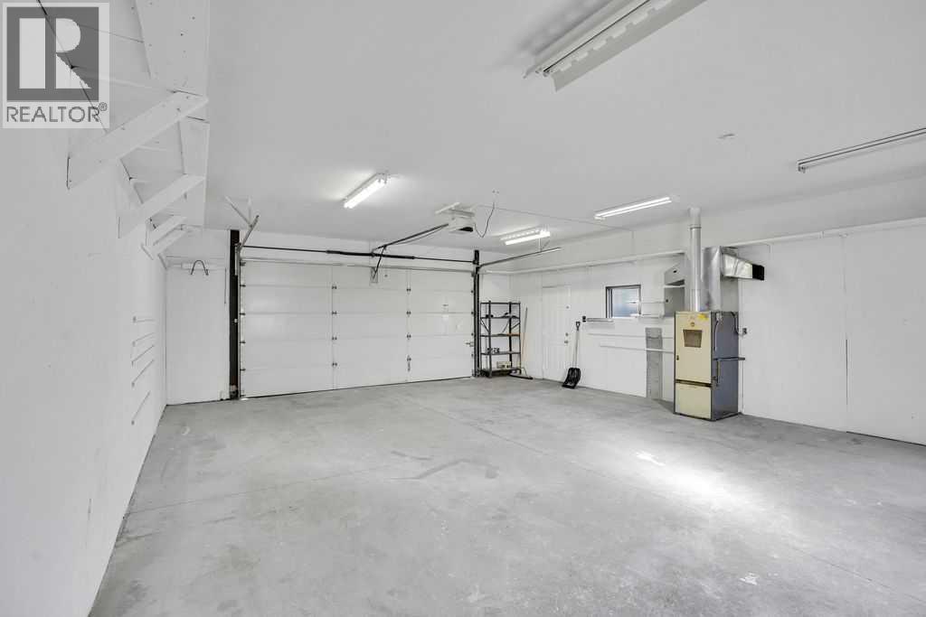 Single Family House 4 Level for Sale in  Castleglen Crescent NE Castleridge Calgary 