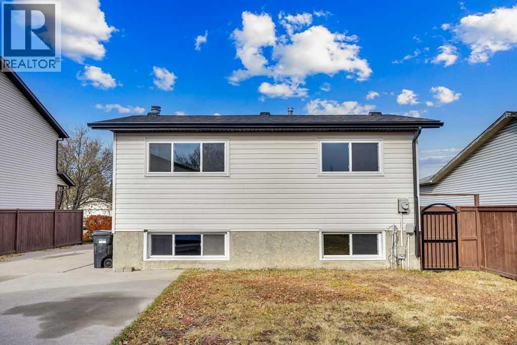 Single Family House 4 Level for Sale in  Castleglen Crescent NE Castleridge Calgary 